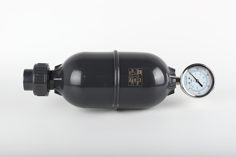 潜山空气式脉冲阻尼器